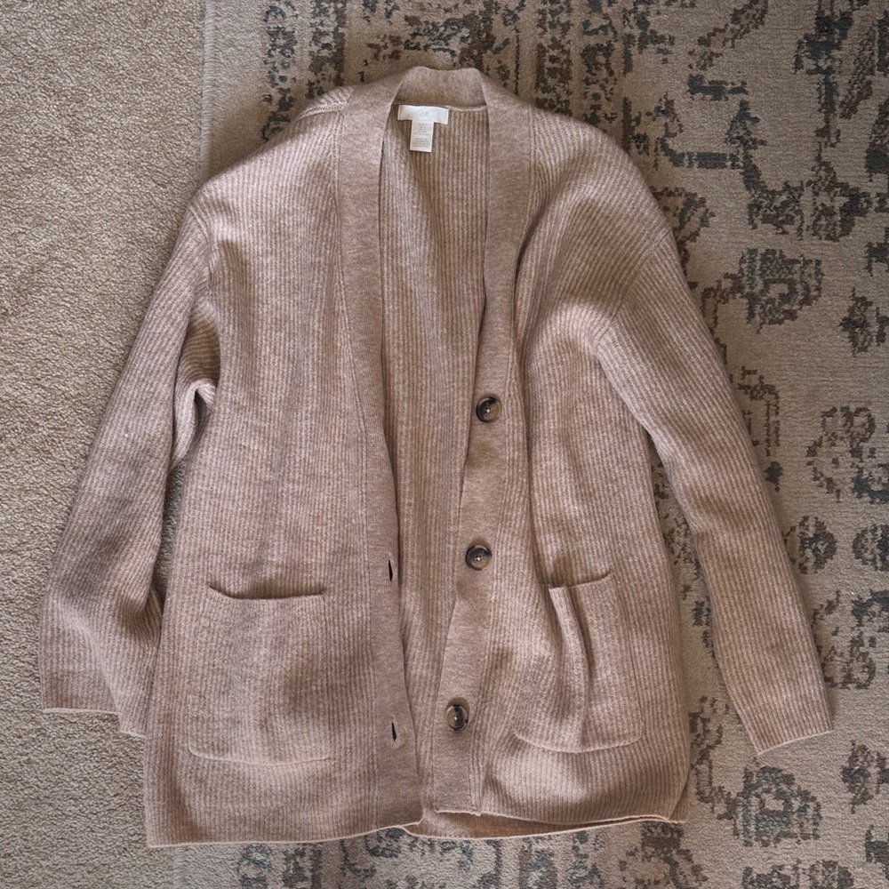 H&M Beige cardigan